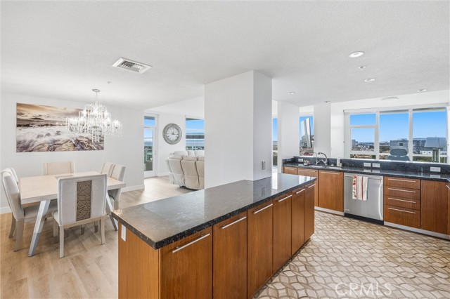 Detail Gallery Image 12 of 38 For 3131 Michelson Dr #1504,  Irvine,  CA 92612 - 3 Beds | 2/1 Baths