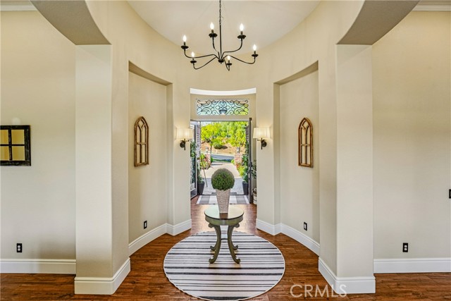 Detail Gallery Image 7 of 57 For 3931 Ashwood Circle, Corona,  CA 92881 - 4 Beds | 3/1 Baths