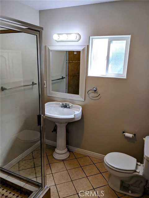 Detail Gallery Image 7 of 16 For 1927 Cloverfield Bld #2,  Santa Monica,  CA 90404 - 2 Beds | 2 Baths
