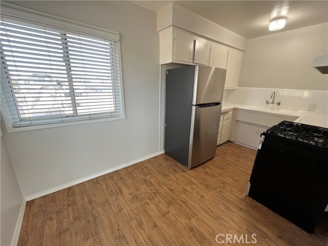 Detail Gallery Image 9 of 21 For 11880 Eucalyptus Ave #C,  Hawthorne,  CA 90250 - 2 Beds | 1 Baths