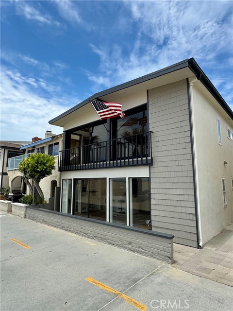 1510 W Oceanfront, Newport Beach CA: https://media.crmls.org/medias/9e52b11f-0a78-4718-9e15-103507d69c74.jpg