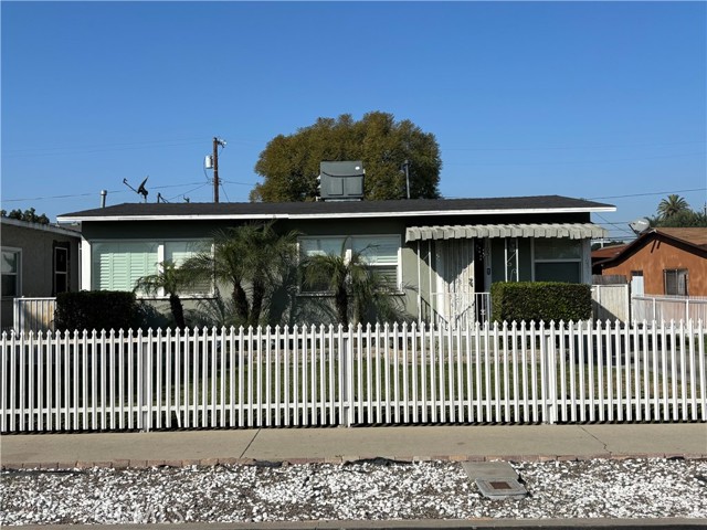 Detail Gallery Image 1 of 1 For 10311 Paloma Ave, Los Angeles,  CA 90002 - 3 Beds | 1 Baths