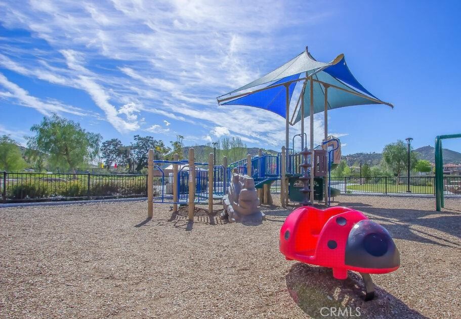https://media.crmls.org/medias/9e536d38-154f-47d0-8445-19b15ab2347a.jpg?preset=X-Large