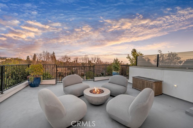 Detail Gallery Image 1 of 1 For 1350 1/2 N Fairfax Ave, West Hollywood,  CA 90046 - 3 Beds | 3/1 Baths