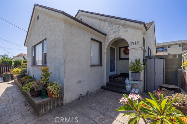 Detail Gallery Image 1 of 26 For 1711 S Grand Ave, San Pedro,  CA 90731 - 3 Beds | 1/1 Baths