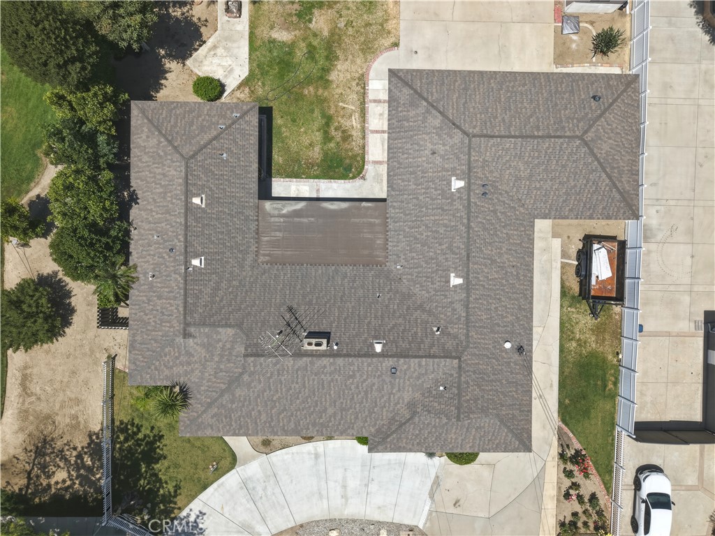 https://media.crmls.org/medias/9e54cec2-b758-408e-aee2-ea7c60a11fef.jpg?preset=X-Large