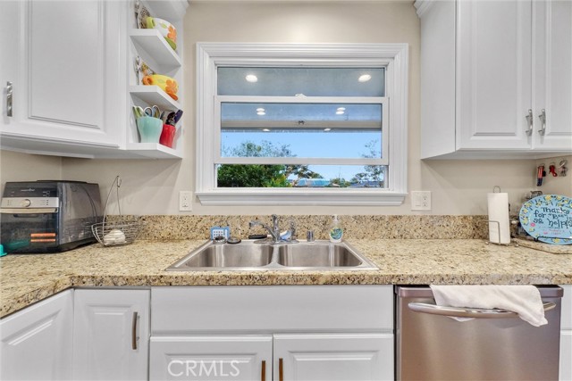 Detail Gallery Image 2 of 21 For 3221 Palo Verde Ave, Long Beach,  CA 90808 - 3 Beds | 1 Baths