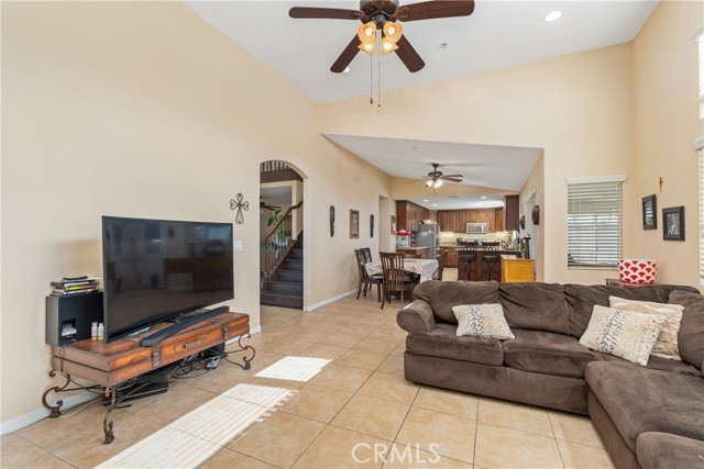 Detail Gallery Image 8 of 17 For 1535 W Persimmon, Rialto,  CA 92377 - 5 Beds | 3 Baths