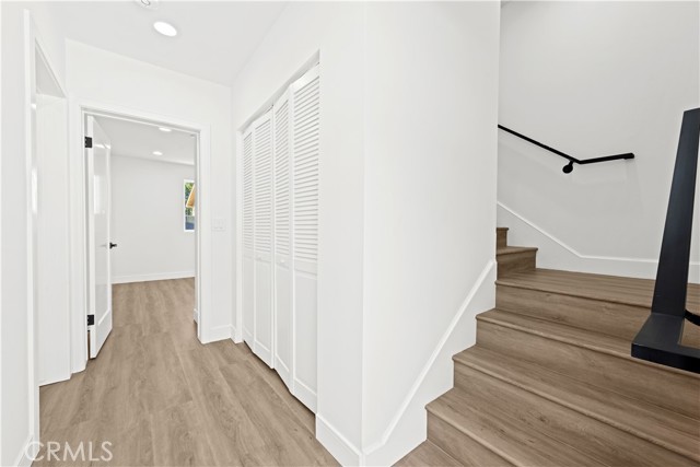 Detail Gallery Image 30 of 35 For 6700 Kester Ave, Van Nuys,  CA 91405 - 5 Beds | 4 Baths