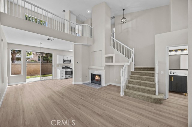 Detail Gallery Image 5 of 32 For 929 Mesa Alta Cir, Corona,  CA 92879 - 3 Beds | 2/1 Baths