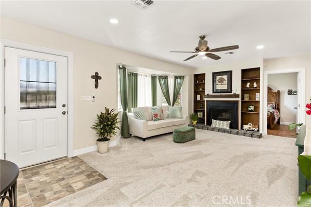 Detail Gallery Image 3 of 30 For 193 N Maple Ave, Fontana,  CA 92335 - 3 Beds | 2 Baths