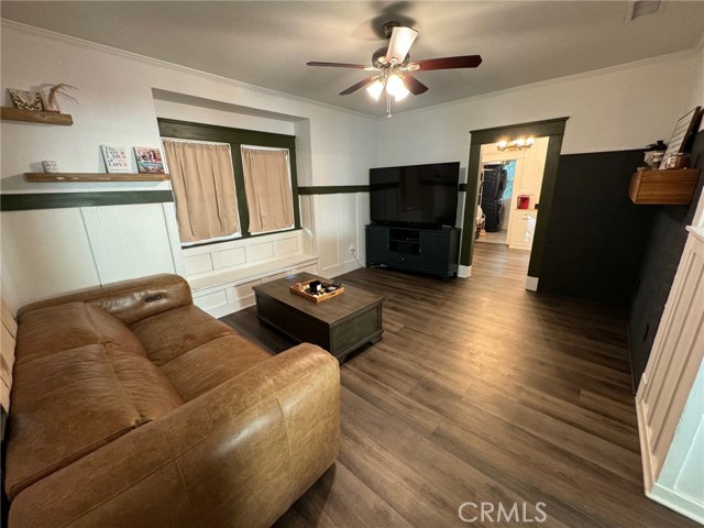 1355 N Gordon Street, Pomona CA: https://media.crmls.org/medias/9e56dc2c-c2fa-4366-a1e3-950d0f699d75.jpg