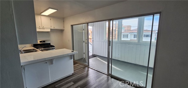 102 Avenida San Fernando, San Clemente CA: https://media.crmls.org/medias/9e56ec61-50e2-46ef-9339-ef3b3d3e637c.jpg
