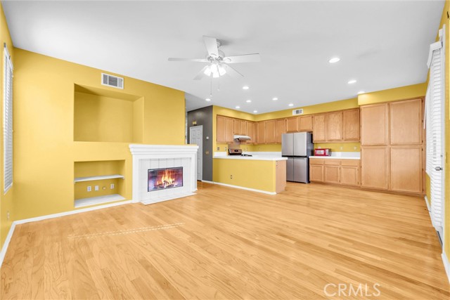 Image 8 of 30 For 323 Lydia  