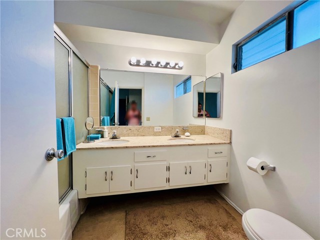 2nd bathroom