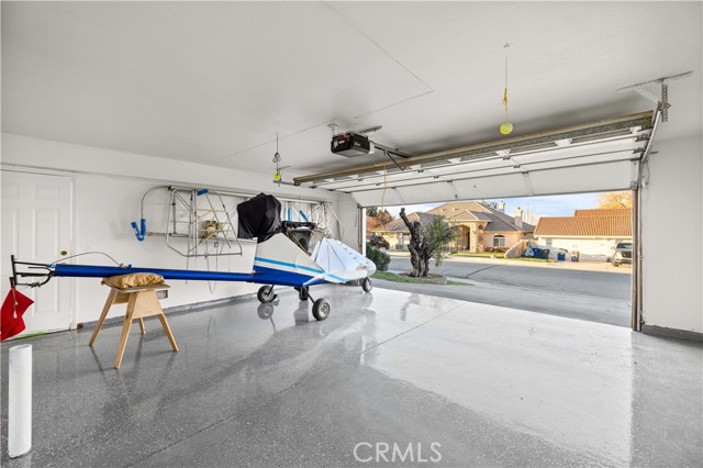 Detail Gallery Image 10 of 56 For 5704 Bulford Pl, Lancaster,  CA 93536 - 3 Beds | 2/1 Baths