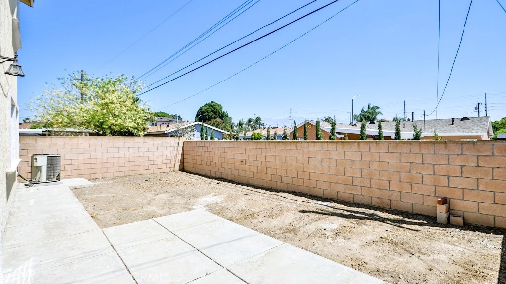 https://media.crmls.org/medias/9e58672c-6ff4-4a3e-854a-854a2dfce616.jpg?preset=X-Large
