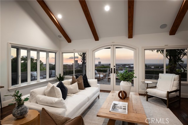 Detail Gallery Image 8 of 54 For 2001 Yacht Resolute, Newport Beach,  CA 92660 - 3 Beds | 2/1 Baths