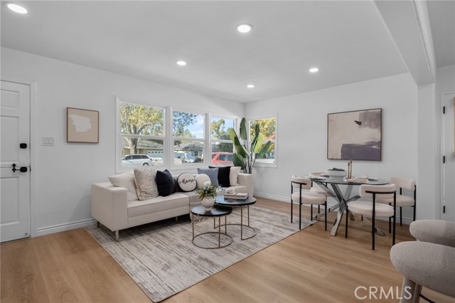 Detail Gallery Image 4 of 26 For 20122 Orchid St, Newport Beach,  CA 92660 - 3 Beds | 1 Baths