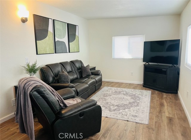 Detail Gallery Image 9 of 19 For 13330 Tamarisk Rd, Victorville,  CA 92395 - 3 Beds | 2/1 Baths