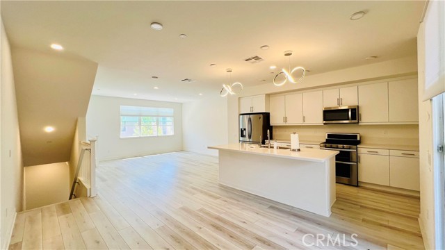 Detail Gallery Image 13 of 38 For 11005 Skyglow Dr, Rancho Cucamonga,  CA 91730 - 3 Beds | 2/2 Baths