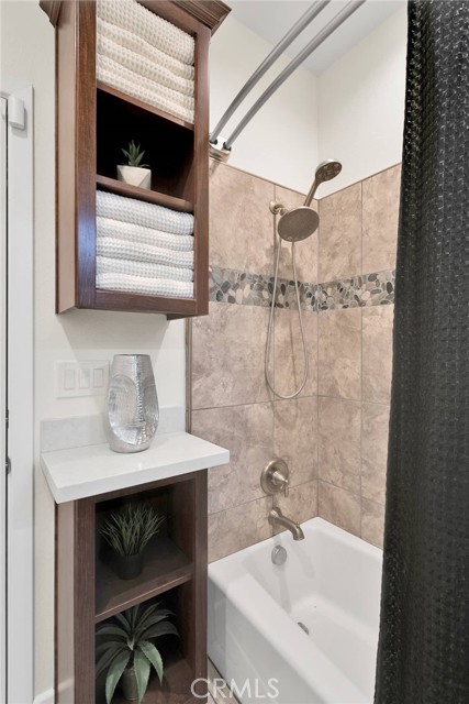 13699 Spring Valley Parkway, Victorville CA: https://media.crmls.org/medias/9e5adea4-258a-4d2f-9e24-5c2d48dc5137.jpg