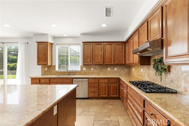 28481 Scenic Bay Cove, Menifee CA: https://media.crmls.org/medias/9e5b469e-1f44-4906-8989-2b4b150a9dfa.jpg
