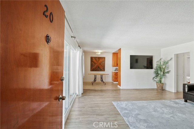 Detail Gallery Image 7 of 20 For 840 Cedar Ave. Unit #20, Long Beach,  CA 90813 - 2 Beds | 1 Baths