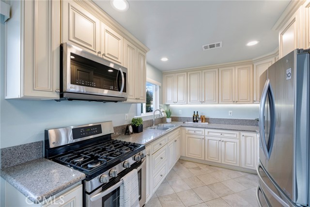 Detail Gallery Image 4 of 65 For 11782 Azalea, Fountain Valley,  CA 92708 - – Beds | – Baths