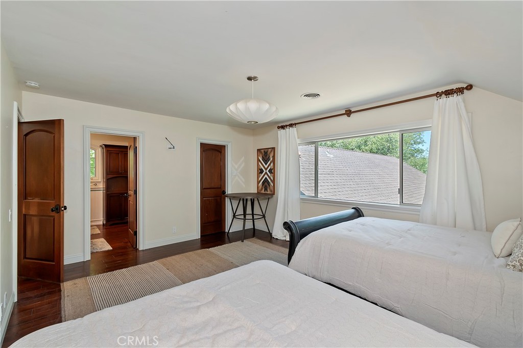 MLS #IG25184788 image #35