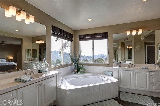 Detail Gallery Image 12 of 15 For 4 Ravello, Laguna Niguel,  CA 92677 - 5 Beds | 4 Baths