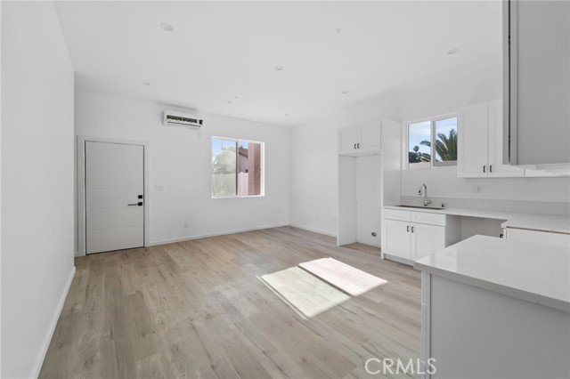 Detail Gallery Image 3 of 18 For 8512 Wilbur Ave, Northridge,  CA 91324 - 4 Beds | 2 Baths