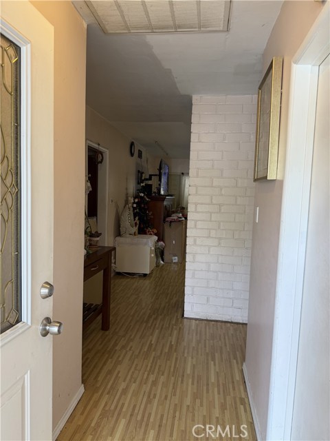 Detail Gallery Image 5 of 22 For 18800 Arminta, Reseda,  CA 91335 - 4 Beds | 3 Baths