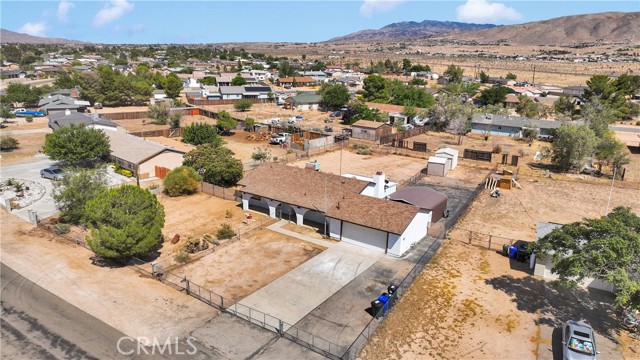 21229 Balsa Street, Apple Valley CA: https://media.crmls.org/medias/9e5d99d9-0f60-4c11-b456-4d59dec2a11a.jpg