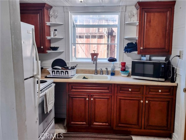 600 6th Street, Lakeport CA: https://media.crmls.org/medias/9e5ddf16-e68c-4d86-9e3e-9b8d198f2ee4.jpg