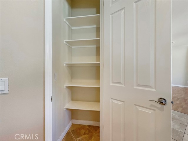 19642 Castle Harbor Court, Apple Valley CA: https://media.crmls.org/medias/9e5e3a0a-0484-4b94-bbfd-629edfef638f.jpg