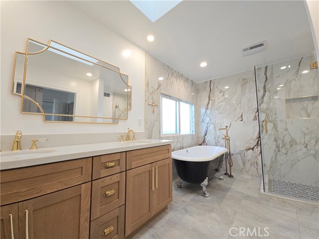 Detail Gallery Image 7 of 36 For 341 Avenida Atezada, Redondo Beach,  CA 90277 - 3 Beds | 2 Baths