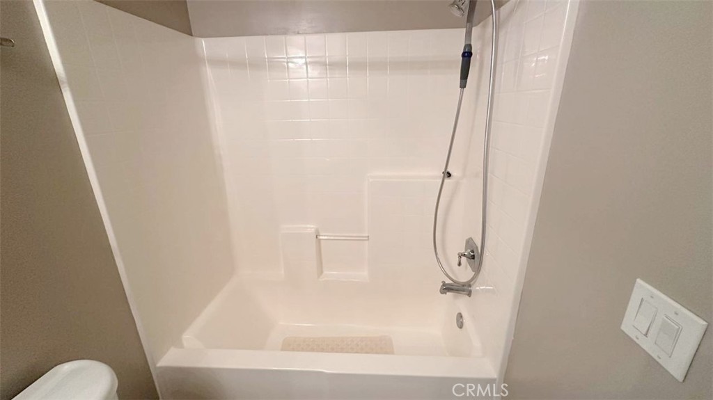 https://media.crmls.org/medias/9e5e7834-c236-4fb5-a36b-9ca81d020df0.jpg?preset=X-Large