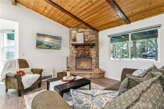 Detail Gallery Image 6 of 27 For 937 E Fairway, Big Bear City,  CA 92314 - 2 Beds | 1 Baths