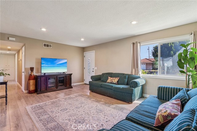 Detail Gallery Image 5 of 37 For 3212 Adelina, Norco,  CA 92860 - 3 Beds | 2 Baths
