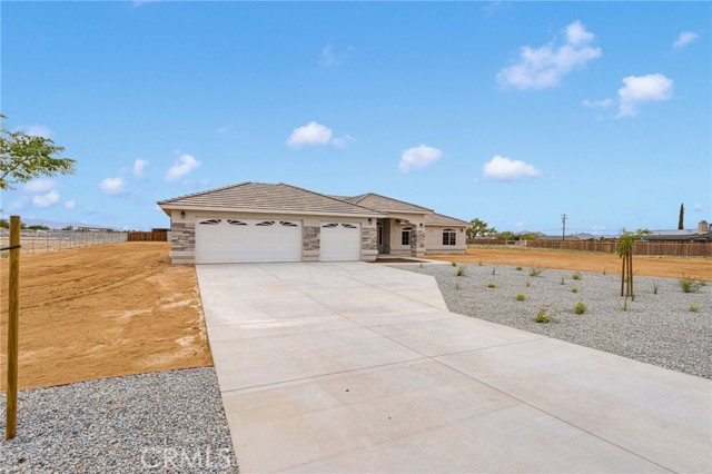 Detail Gallery Image 3 of 44 For 12584 Mesquite Rd, Apple Valley,  CA 92307 - 4 Beds | 2/1 Baths