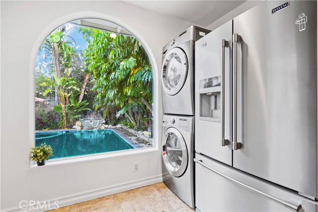 Detail Gallery Image 8 of 27 For 5362 Yolanda Ave, Tarzana,  CA 91356 - 3 Beds | 3 Baths