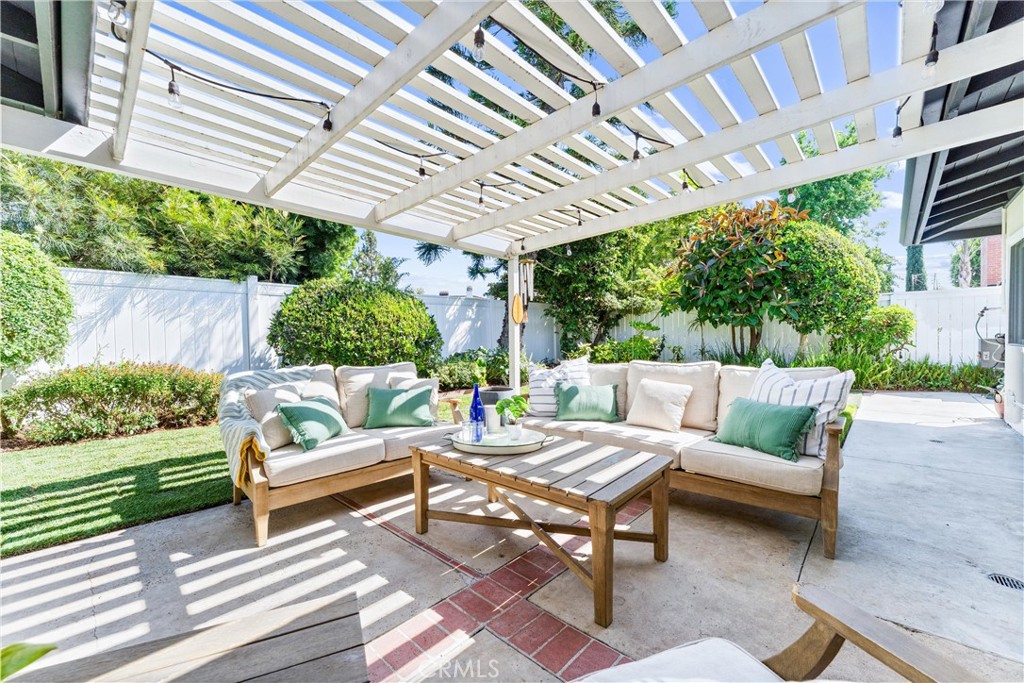 MLS #OC25137424 img 39