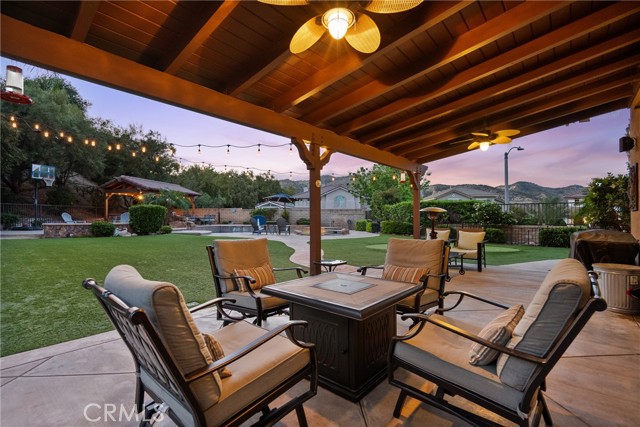 30463 Vineyard Lane, Castaic CA: https://media.crmls.org/medias/9e61bc81-a68e-4fea-97b7-4c02ec610e63.jpg