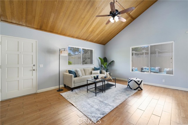 Detail Gallery Image 3 of 26 For 22986 Caminito Regalo #92,  Laguna Hills,  CA 92653 - 2 Beds | 2 Baths