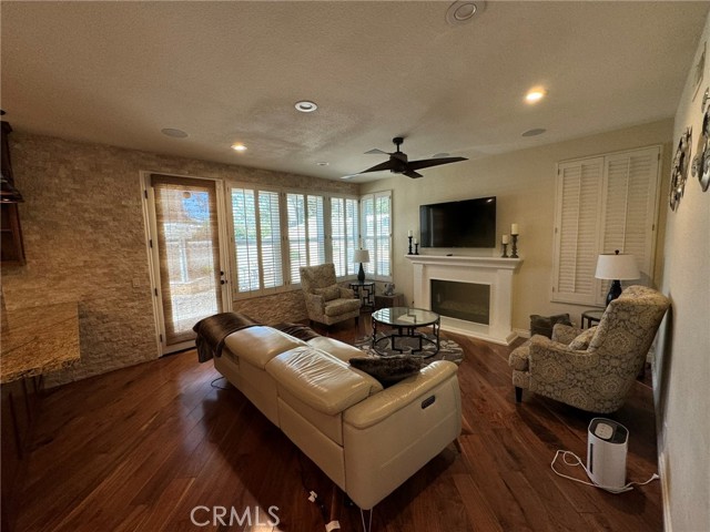 6 Lakeridge, Rancho Santa Margarita CA: https://media.crmls.org/medias/9e6273bb-10ef-4fc0-9c04-b8a344c41cef.jpg