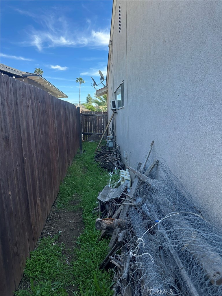 https://media.crmls.org/medias/9e63451b-5192-4ad9-a44c-274ec73ac30d.jpg?preset=X-Large