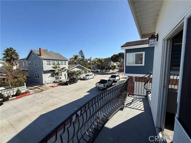 Detail Gallery Image 7 of 13 For 307 Anade Ave, Newport Beach,  CA 92661 - 2 Beds | 2 Baths