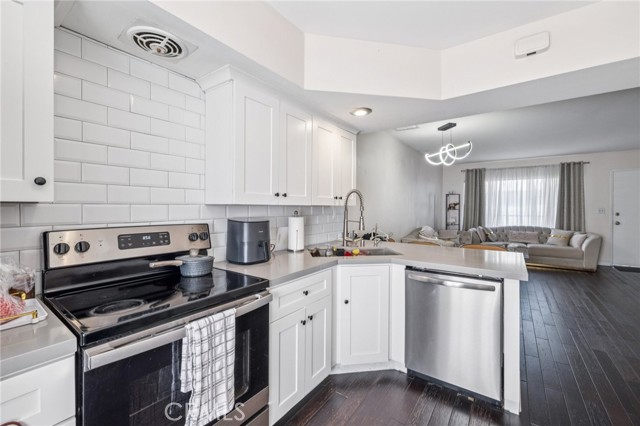 Detail Gallery Image 7 of 27 For 312 N Louise St #210,  Glendale,  CA 91206 - 2 Beds | 2 Baths