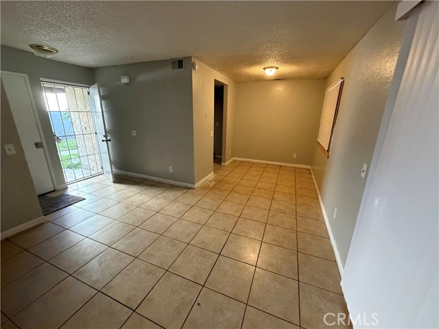 Detail Gallery Image 2 of 13 For 9240 Date 9f,  Fontana,  CA 92335 - 2 Beds | 1/1 Baths